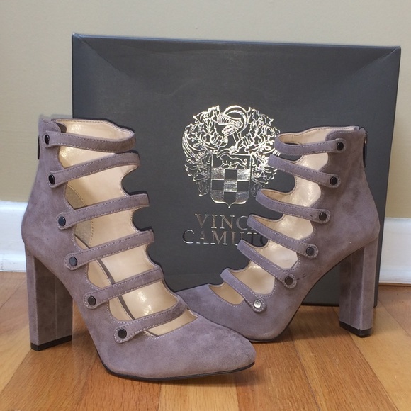 Vince Camuto Shoes - ⬇️VINCE CAMUTO Davel Strappy Block Heel Suede Pump